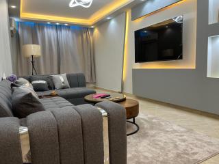 Modern flat 3 rooms and 2 bathroom amazing location شقة فندقية حديثة و جديدة كاملة مدينة نصر بالقرب من ستي ستارز 2 غرف نوم 2 حمام وصالة و بلكونة - 4