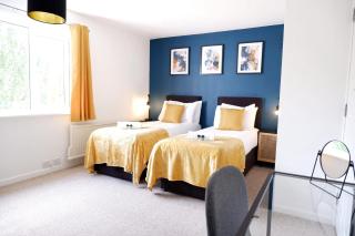 Comfortable 4-BDR House, Sleeps 7, WIFI, Secure Parking - 5