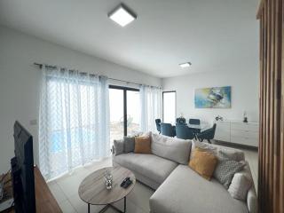 Azure 4 Bedrooms Haven Retreat: Where Tranquility Meets Turquoise Waters, Flic en Flac Mauritius - Flic-en-Flac - 9