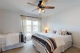Oceanview Townhouse w/ Pool - Newly Renovated - Surf City - 2
