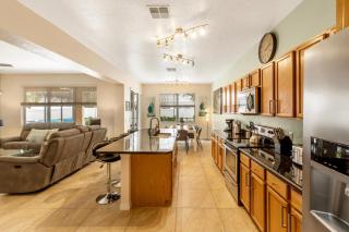 South Facing Pool & Spa - Fenced Yard - Game Room - Family Friendly - Near Disney - 4