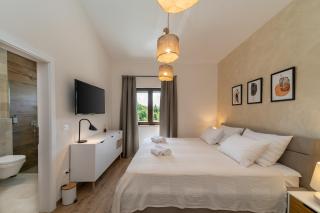 Old Oak Villa - 2