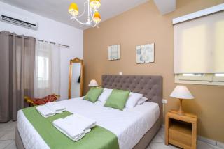 Deluxe Santorini Villa Villa Sunset Santorini 1 Bedroom Outdoor Jacuzzi & Beautiful Views Fira - 8