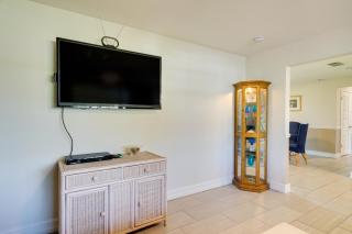 Dock and Screened Porch Waterfront Cape Coral Home - Cape Coral - 6