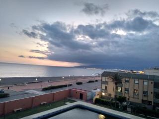 Primera línea, magníficas vistas al mar y a la playa - Retamar - 8