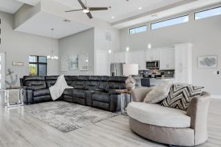 Gulf Access, Heated Pool and Spa, Sleeps 10 - Villa All Decked Out - Roelens Vacations - Cape Coral - 3