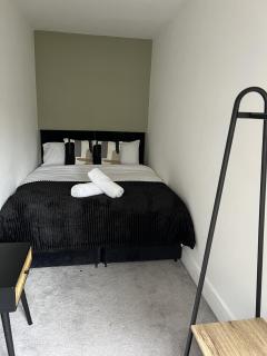 Warner Brothers House - Watford - 4