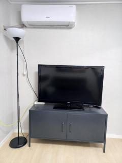 Newly Renovated 2 Bedroom Apartment #7 - Seoul - 1