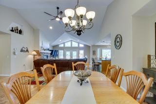White Swan Lake Home Near Hiking and Snowmobiling! - Bigfork - 5