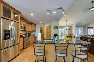 White Swan Lake Home Near Hiking and Snowmobiling! - Bigfork - 3