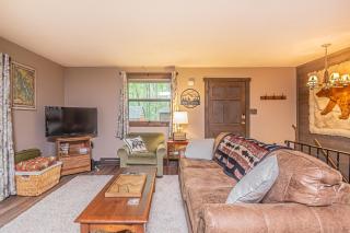 Woodside Retreat - McHenry - 7