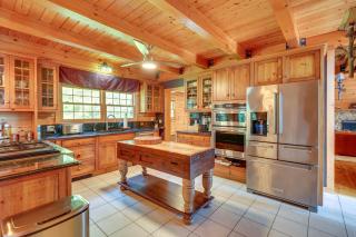 Luxury Log Cabin with EV Charger and Mtn Views! - Blairstown - 3