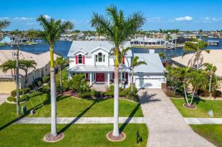Heated Pool, Outdoor Kitchen, Sleeps 10! - Villa Bay Vista - Roelens Vacations - Cape Coral - 5