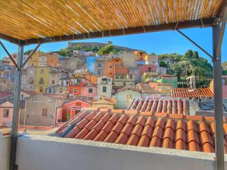 House with Dream Panoramic Terrace in the Heart of Bosa, 80 sqm with BBQ and Breathtaking View - Bosa - 9