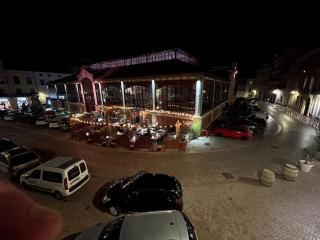 Vue sur la place des Halles, Art Apparts - 4