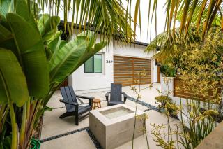 Contemporary Indoor Outdoor Living Walk to Beach - Encinitas - 1