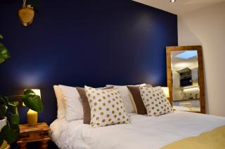 Stylish centrally-located studio with parking - Croydon - 6