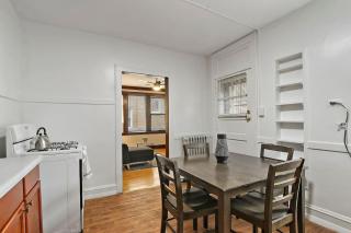 Warm & Inviting 2BR Apartment - Fullerton 1B - Chicago - 6