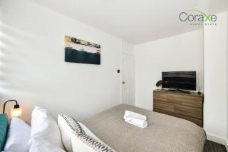 3 Bedrooms Urban Oasis for Contractors and Families by Coraxe Short Stays - 4