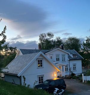 Bo i historisk bygning, kort vei til sentrum - Trondheim - 9