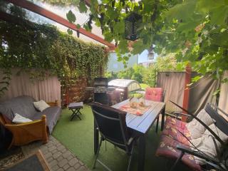 Pool & Lake Holiday Home - 2
