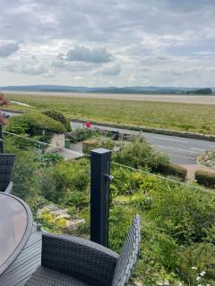 Watersedge Retreat, views, sunsets, dogs welcome - Sandside - 6
