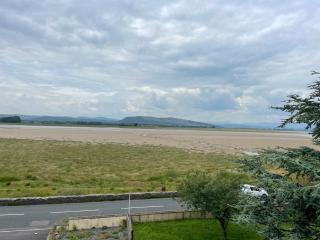 Watersedge Retreat, views, sunsets, dogs welcome - Sandside - 9