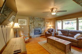 Cozy Lead Cabin with Deck Less Than 1 Mi to Ski Slopes! - Lead - 2
