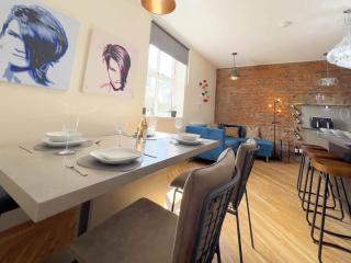 The Yorkshire Hosts - Knights Stay - 2