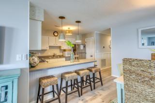 4 Mi to Barefoot Landing Retreat with Pool Access! - Myrtle Beach - 1