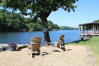 #04-Adorable Large 1 Bedroom Lakeside Cottage- Pet Friendly - 2
