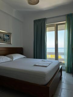 Menikos Apartments - Himare - 2