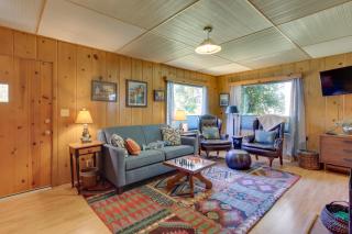 Vintage Cottage by Leaburg Canal with Large Yard! - Vida - 7