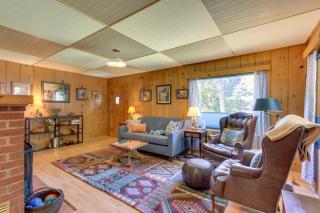 Vintage Cottage by Leaburg Canal with Large Yard! - Vida - 6