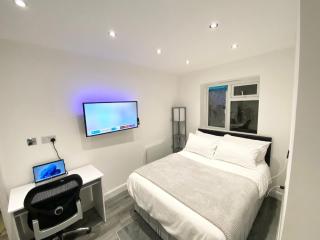 London Studio - Chingford - 0