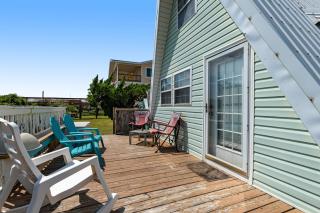 Attractive & Dog-Friendly Beachfront House w/Private W/D, AC, Free WiFi, & Patio - 6