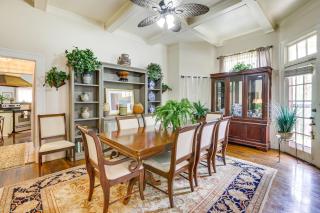 Central Albany Home with Covered Porch and Patio! - Albany - 6