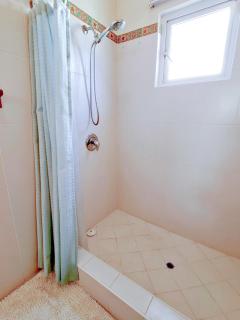 Beautiful Seaside 2BR Apartments - Christ Church - 1
