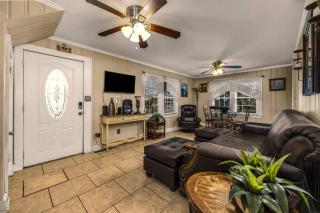 Dazzling Centrally Located Ocean View w 2 Kings, Huge Private Yard, 2 Decks, Firepit, BBQ - Myrtle Beach - 8