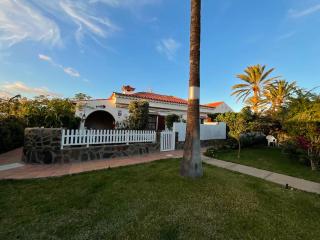 Bungalow con jardín y piscina - San Bartolomé - 0