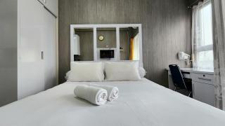 Studio5 at LRT Cikunir 1 next to Ibis Styles Jatibening -Min Stay 3 nights- - 4