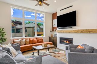 Mountain Vista Retreat - 1