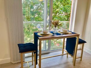 Modern Studio for LONG STAY BUSINESS & RELOCATIONS - 3