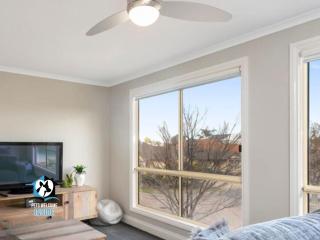 Renovated Beautiful Holiday Home with a Private Beach & Stunning Views! - 2