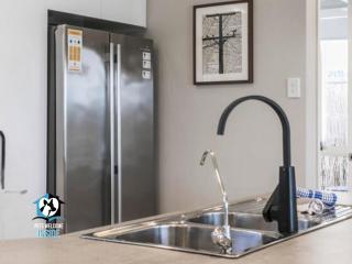 Renovated Beautiful Holiday Home with a Private Beach & Stunning Views! - Encounter Bay - 2