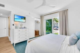 Luxury Beachside Condo 1 Steps to the Beach - 2