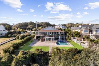 Posh Ocean Front: Huge Private Pool, Yard, Spa, Patio & Deck, BBQ, Game Room with 4 En-Suite Bathrooms - Myrtle Beach - 4