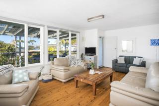 Free night on us this winter at Surfside Cottage - Narrawallee - 1