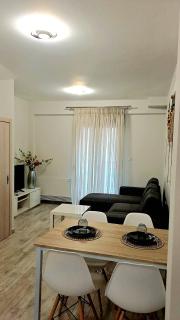 Comfy and stylish apt2 - 9