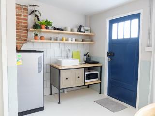 Snoozy Guesthouse - 4